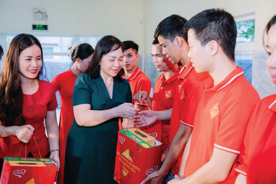 Doanh nghiệp đồng hành cùng Hưng Yên phát triển