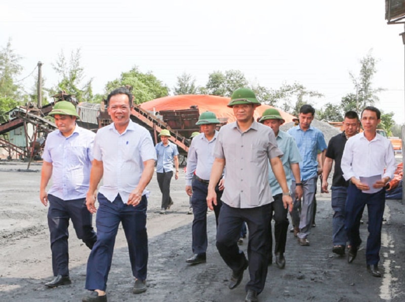 Ninh Bình: Xử lý dứt điểm vi phạm hành lang đê điều
