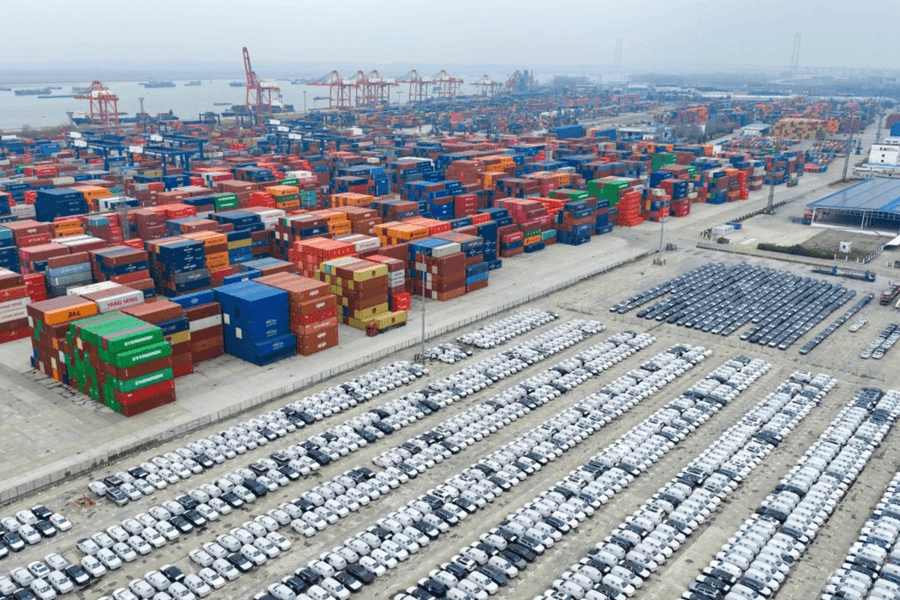 Thương mại Trung Quốc tăng tốc nhờ "cơn khát" AI
