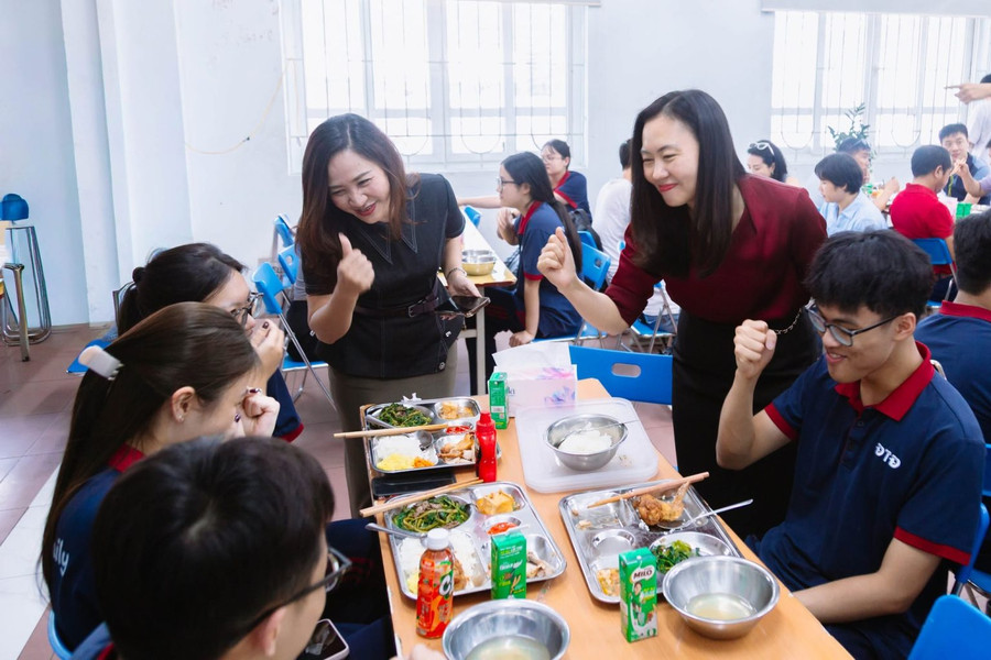 Những điều giản dị làm nên mùa thi ấm áp