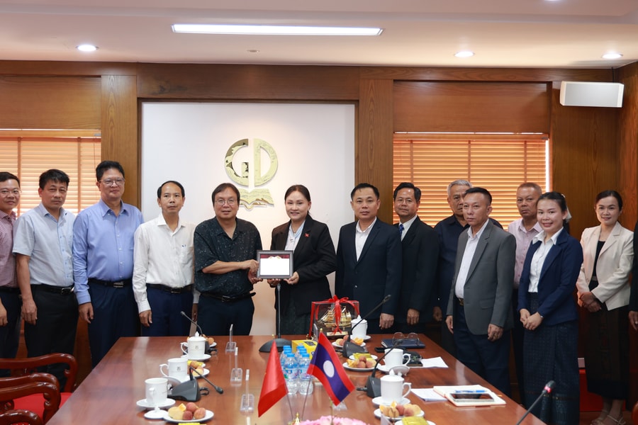 Nhà xuất bản Giáo dục Việt Nam trao đổi kinh nghiệm về tái cơ cấu Trang Chủ Nhà Cái Good88.com nhà nước với Nhà xuất bản Giáo dục và Thể thao Lào