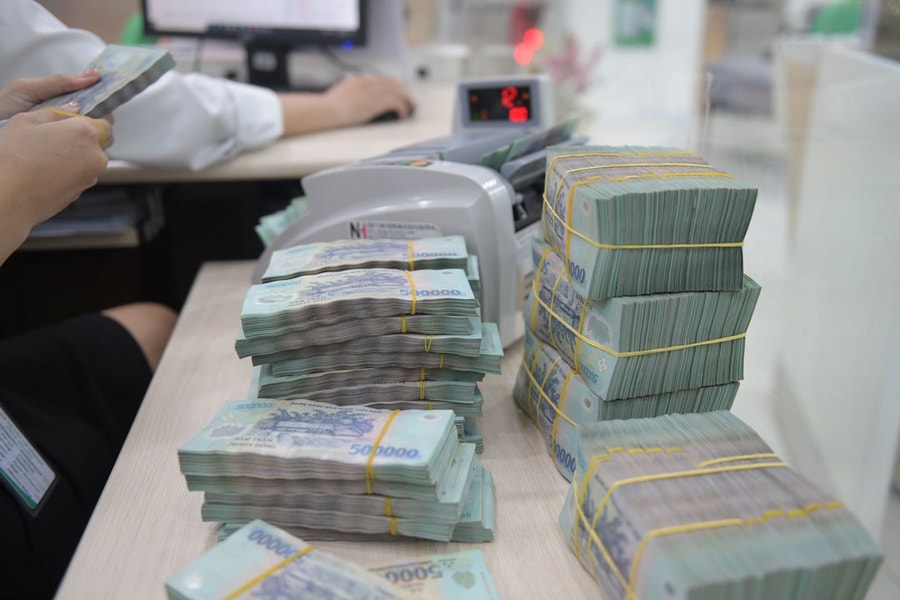 Tiền gửi của người dân vượt mốc 10,5 triệu tỷ đồng