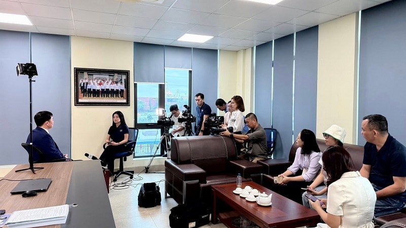Báo chí trước bước ngoặt trong kỷ nguyên AI