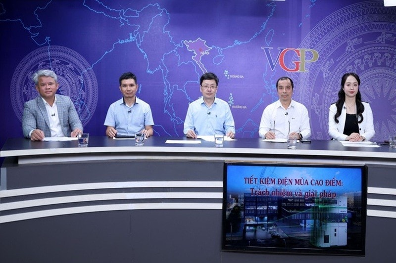 Giải pháp tiết kiệm điện mùa cao điểm