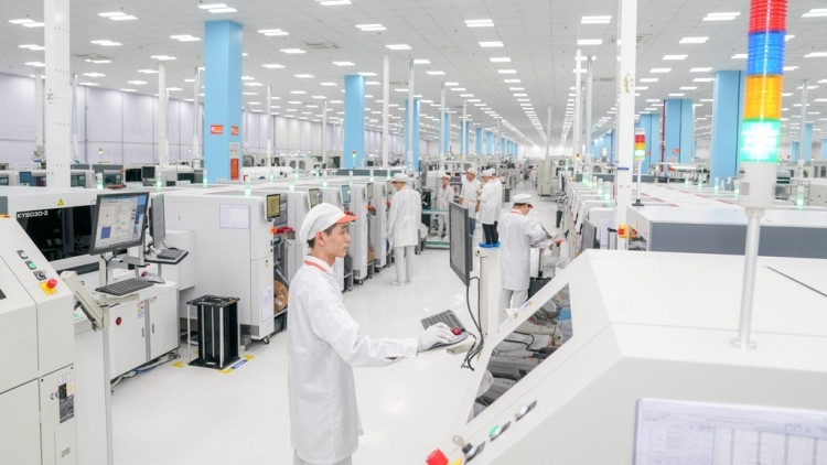 Làm chủ lực lượng sản xuất mới tạo lợi thế vượt trội