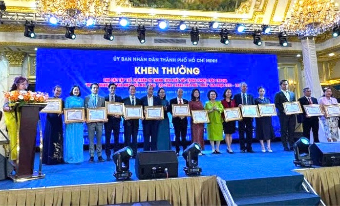 Vina CHG được tặng Bằng khen của Chủ tịch UBND TP HCM