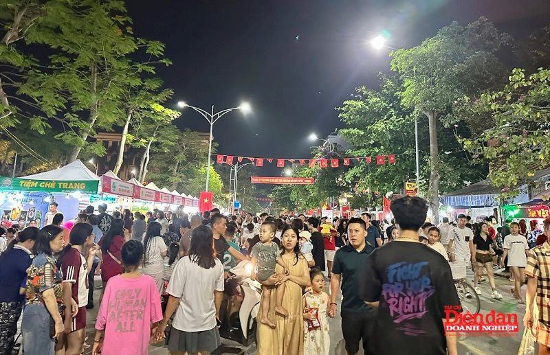 Công nghệ số "thắp sáng" kinh tế đêm