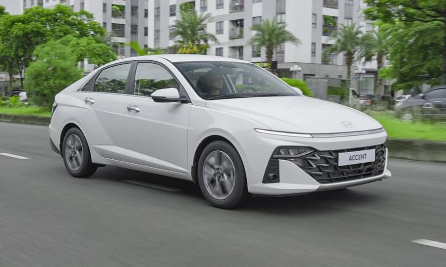 Sedan cỡ B giảm giá sâu, xuống dưới 350 triệu đồng