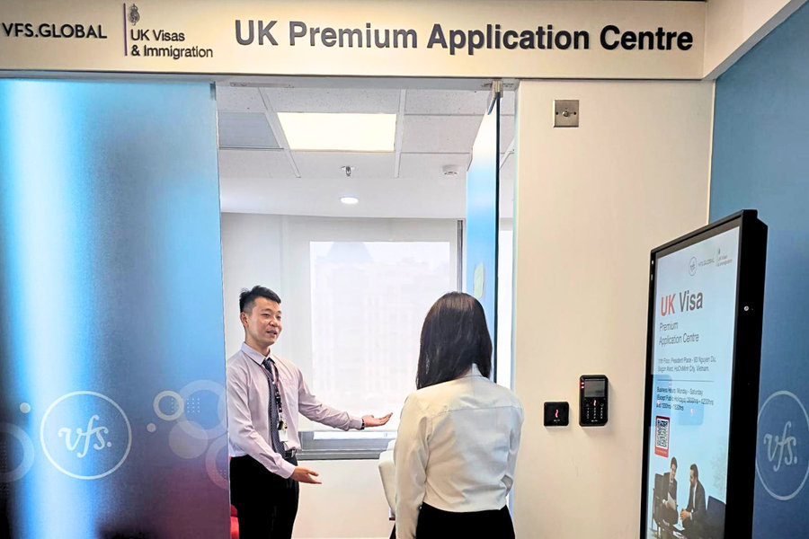 VFS Global mở 2 Trung tâm Dịch vụ Cao cấp hỗ trợ người Việt xin thị thực Anh