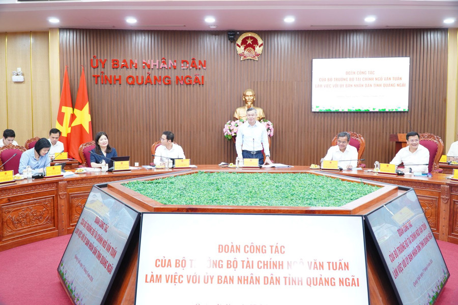Quảng Ngãi cần tận dụng cơ hội từ kinh tế biển và năng lượng