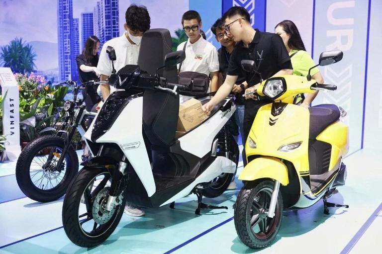 Thị trường xe máy điện “bùng nổ” mạnh mẽ