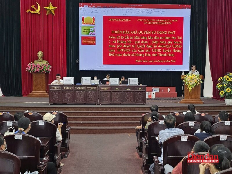 Xã Hoằng Hóa (Thanh Hoá) tổ chức thành công phiên đấu giá quyền sử dụng đất mặt bằng khu dân cư Đạt Tài