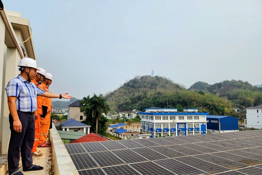 Từ mái nhà người thợ điện lan tỏa nguồn năng lượng xanh