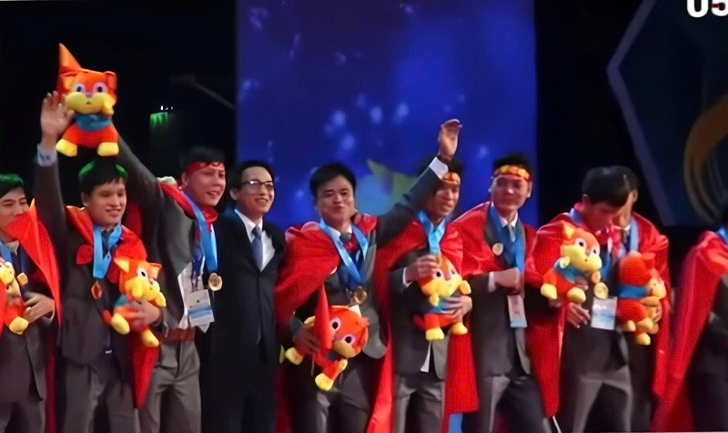TỪ HUY CHƯƠNG VÀNG ASEAN ĐẾN HÀNH TRÌNH KHỞI NGHIỆP Ở MỘT ''SÂN CHƠI'' KHÁC