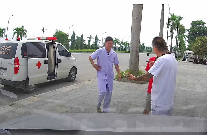 Dịch vụ xe cứu thương tư nhân: Ai quản lý, ai chịu trách nhiệm?