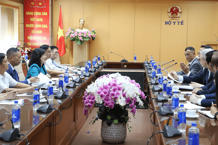 Bộ trưởng Đào Hồng Lan tiếp và làm việc với Tổng Giám đốc Điều hành Tập đoàn DKSH